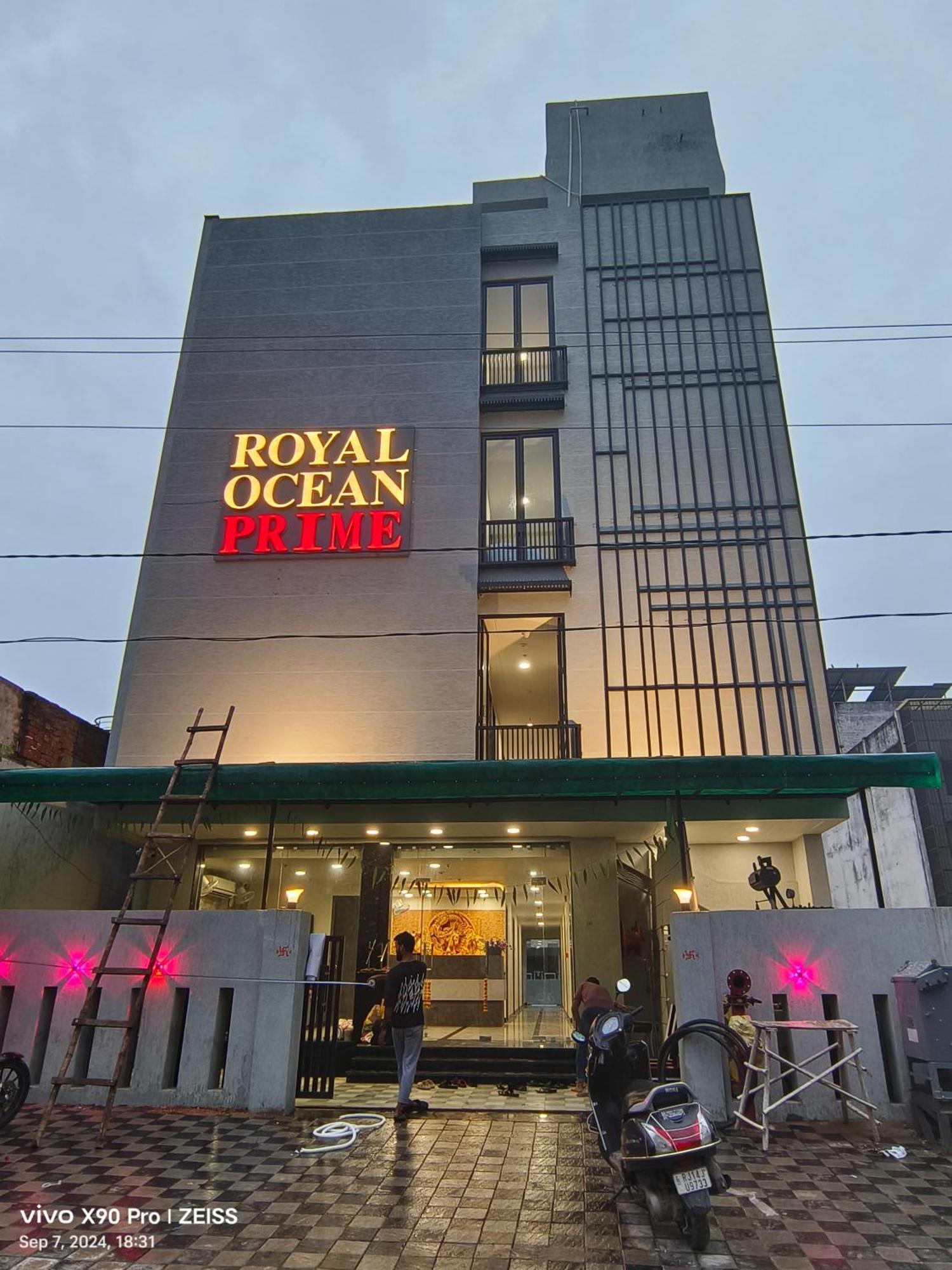 Royal Ocean Prime Hotel Jaipur Bagian luar foto